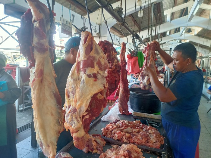 Tak Perlu Panic Buying, RPH Surabaya Pastikan Pasokan Daging Sapi Cukup hingga Idul Fitri
