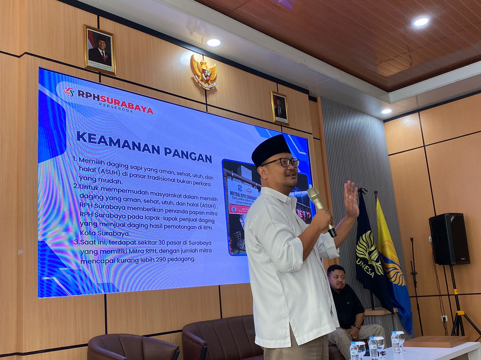 Dirut RPH Surabaya Bahas Keamanan dan Kehalalan Pangan di Fakultas Ketahanan Pangan Unesa