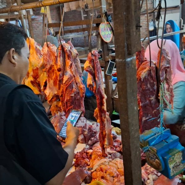 Harga Daging Rawis di Pasar Manukan Loka Belum Turun Sejak Juli 2026