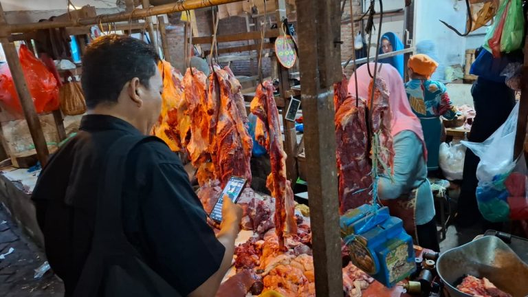 Harga Daging Rawis di Pasar Manukan Loka Belum Turun Sejak Juli 2026